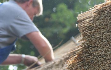 professional Rhos Ddu thatchers